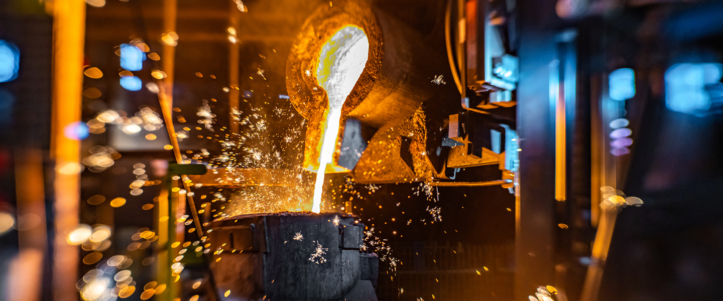 Molten metal being poured in a steel manufacturing facility – AM Associates India, experts in
metal and mining infrastructure.